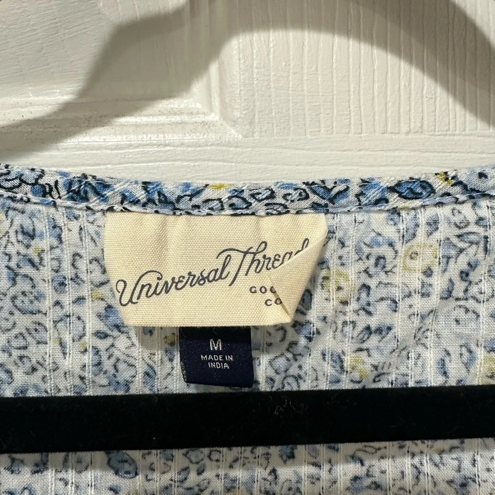 Universal Thread Light Blue Patterned Blouse - Picture 3 of 3